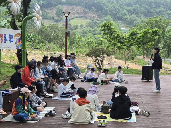 2025학년도 사제동행 독서문학기행 「詩-만나다. 반하다. 노래하다.」 진행 모습