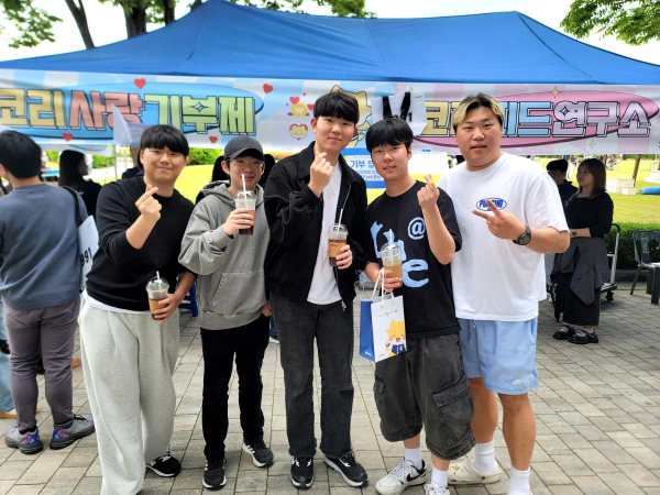 한국기술교육대가 ‘발전기금 기부 주간’을 맞아 대학 축제 기간 발전기금 홍보부스를 운영했다.