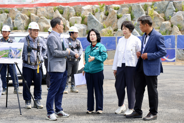 천안시의회 의장, 관내 현장방문 통해 민생현안 점검 모습