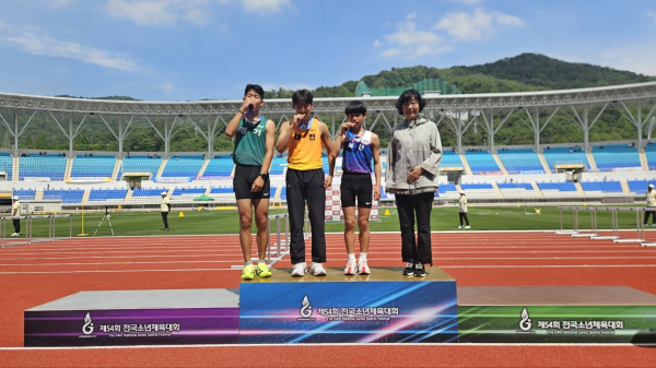 육상 남중 장대높이뛰기 금메달(대전송촌중-변준서)