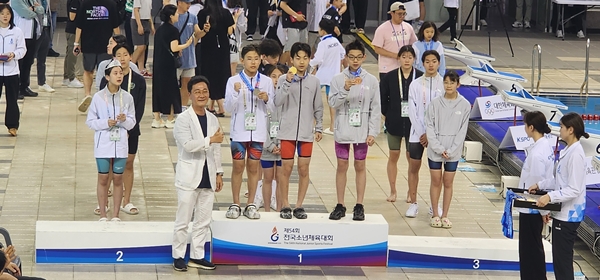 수영 남초부 평영 50m 금메달을 획득한 대전중촌초 성호진 학생(6학년)