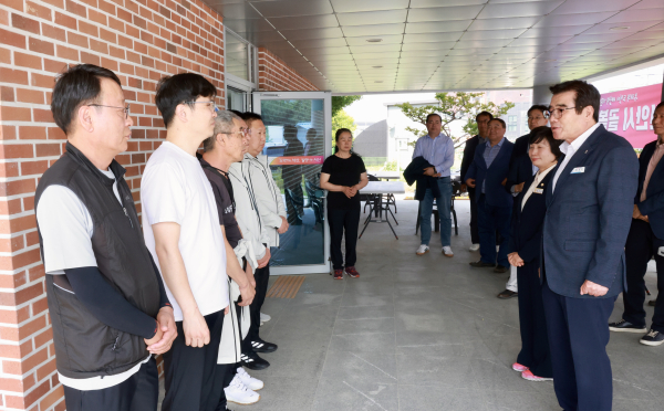 김동일 시장, 제31회 충청남도 장애인체육대회 출전 선수단 현지 격려 모습