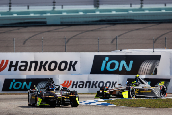 한국타이어 후원, 포뮬러 E 시즌 11 ‘2025 한국 상하이 E-PRIX’ 개막 모습