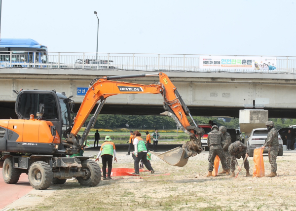 지난달 30일 만년교 하부에서 진행된 재난대응 안전한국훈련 장면