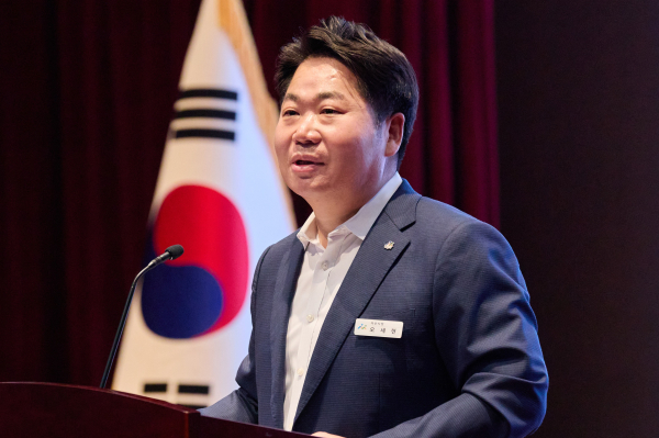 2일, 오전 시청 시민홀에서 ‘6월 직원 월례모임’ 개최 모습