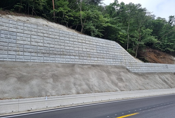 충북 보은군 콘크리트 비탈면 현장