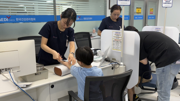 4일, 아동복지시설인 ‘돈보스코의 집’ 원생 대상으로 사회공헌 건강검진 진행 모습