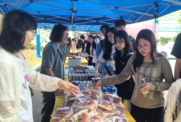 상명대, 기말고사 격려 간식 나눔 행사 모습