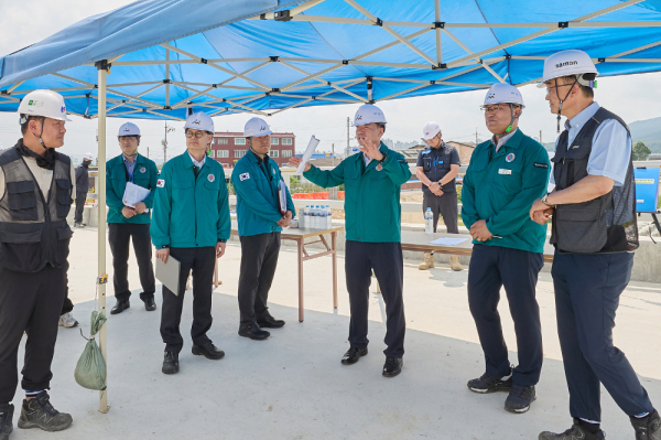 조일교 아산시 부시장이 지난 9일, 배수펌프장 및 하천공사 현장에 대한 여름철 재난대비 현장점검 실시 모습