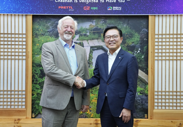 스타트업 지원- 지앤티 독일 프레틀그룹과 계약 체결 모습