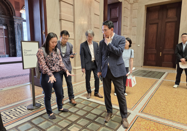 이완섭 서산시장이 미국 현지 시각으로 지난 10일 시카고시 문화특별행사국을 방문했다.