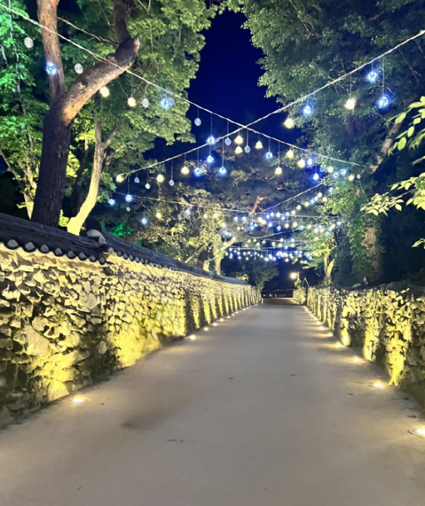 아산외암마을 야간 개방 모습