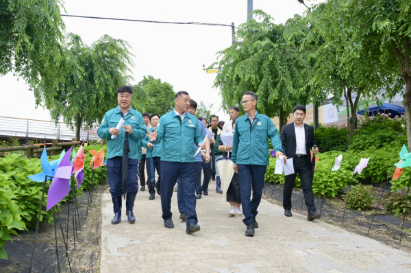‘제4회 공주 유구색동수국정원 꽃 축제’ 현장 점검 나선 최원철 시장