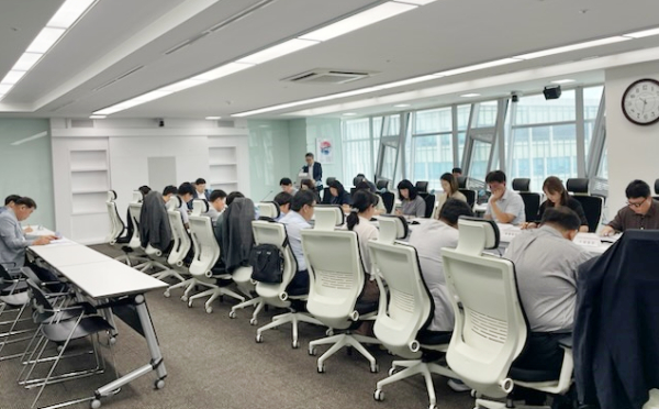 24일, 시청 집현실에서 열린 6월 읍면동장 회의 개최 모습