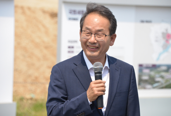 발언하는 강준현 국회의원