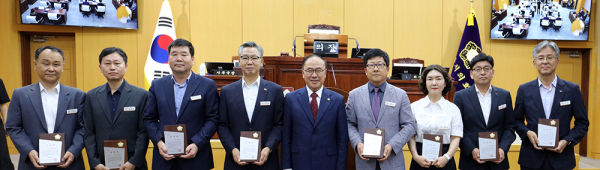 서산시의회, 제306회 제1차 정례회 폐회 단체사진