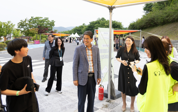 청소년의날 행사에 참석한 김돈곤 청양군수의 모습