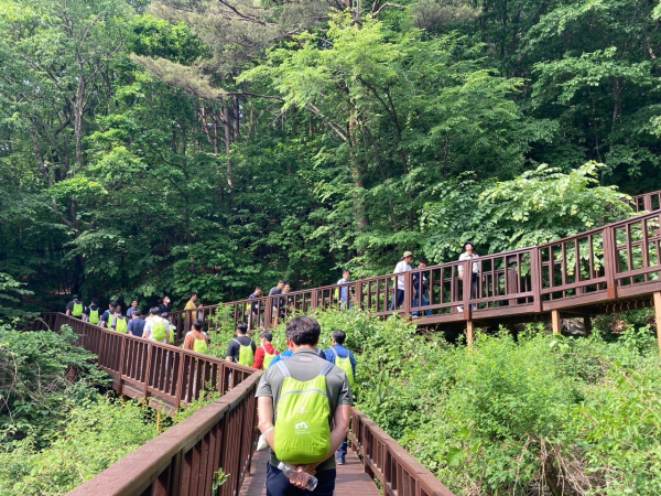 지난 2일 국립산림치유원에서 진행된 특수진화대원 대상 소진 회복 산림치유 프로그램.