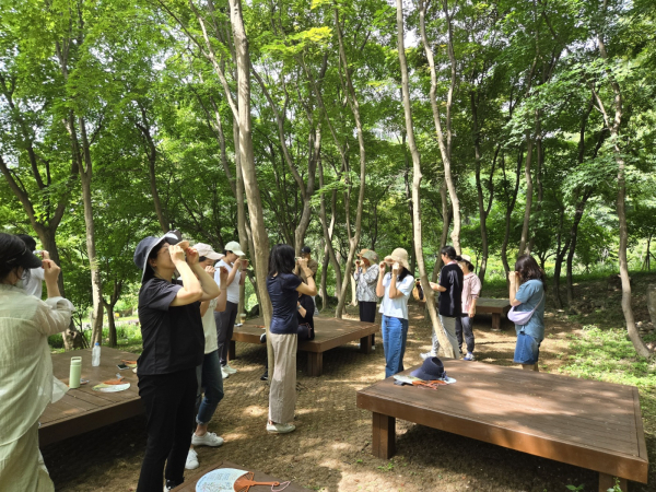 교육청 및 초·중·고 교육복지사 대상  산림 치유프로그램 진행 모습