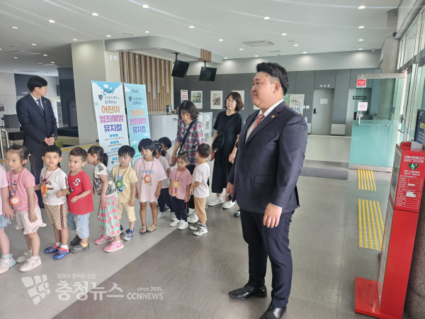 연무JC 주최, 어린이 범죄예방 뮤지컬 행사 모습