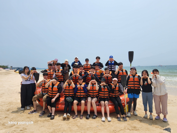 학교 밖 청소년 해양 체험 캠프 진행 단체사진