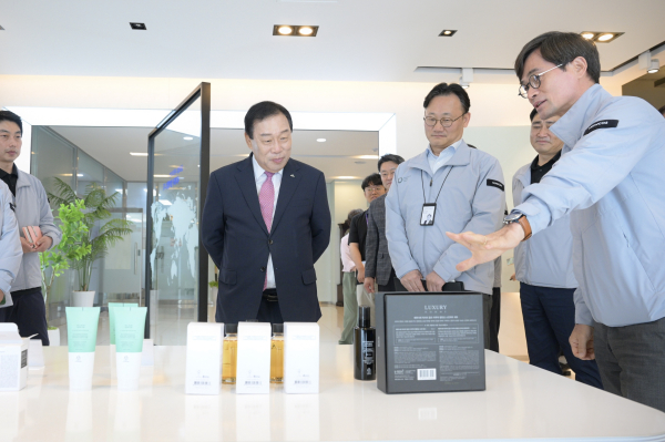 최민호 시장, 나우코스 방문 모습