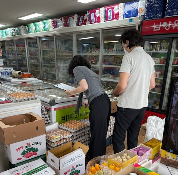 어린이 식품안전보호구역 내 어린이 기호식품 조리·판매업소 지도점검 현장 사진