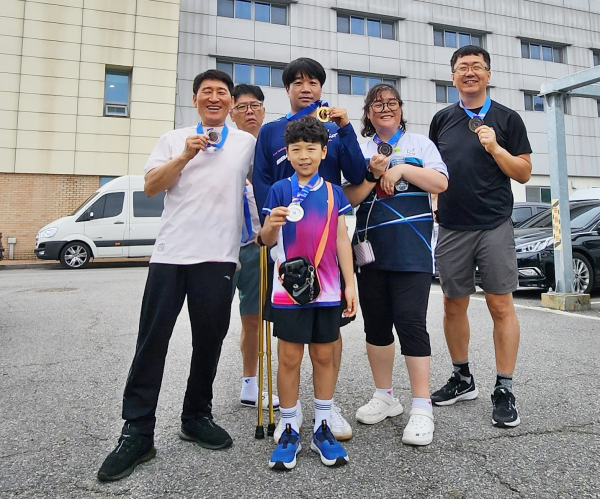 세종시장애인배드민턴 선수단, 전국대회 메달획득 기념사진