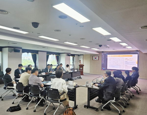 지난 8일, 구청 장태산실에서 열린 여성친화도시조성위원회 회의 장면