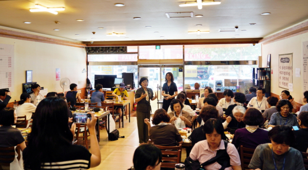 생활지원사들과 간담회 갖고 점심 식사 진행