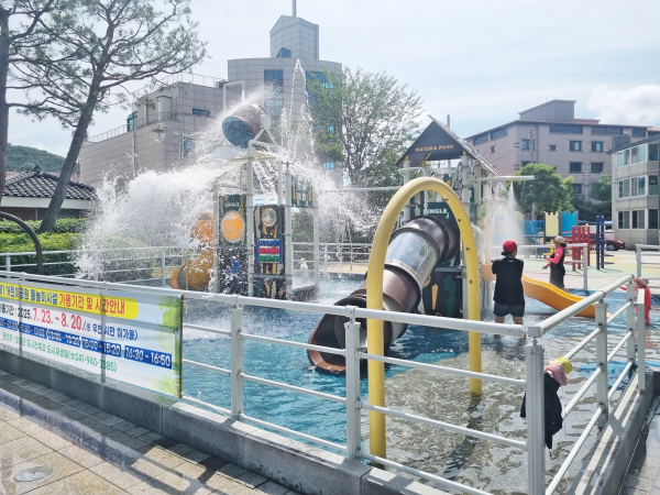 어린이 무료 물놀이시설 운영 모습