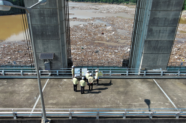 지난 22일, 남강댐 현장 점검 모습