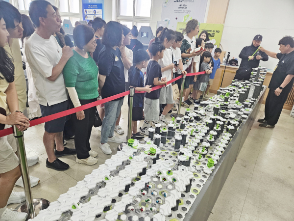 패밀리테마파크에서 그래비트랙스 진행 모습