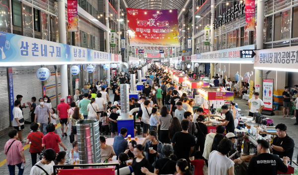 대전 0시축제 ‘중앙시장 푸드페스타’ 현장 (화월통 내 냉방기가 설치된 모습)