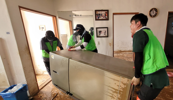 전남 무안 집중호우 피해 농가 일손 돕기 현장 모습