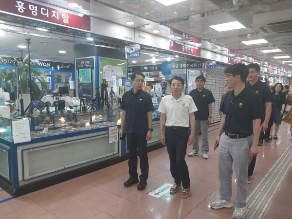대전시설관리공단 이상태 이사장 지하상가 점검 모습