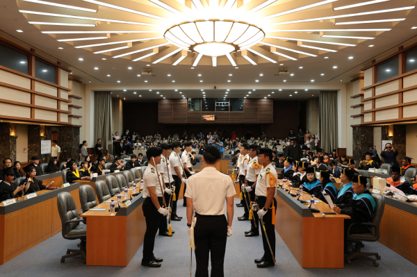 선문대 학위 수여식 행사가 진행중이다.