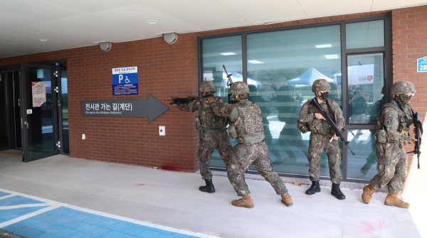 지난 19일 태안동학농민혁명기념관에서 진행된 을지연습 실제훈련 모습.