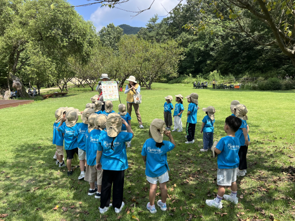 국립대전숲체원이 유아 정기형 프로그램 ‘달마다 숲으로 풍덩~’을 8월 18일부터 운영한다.