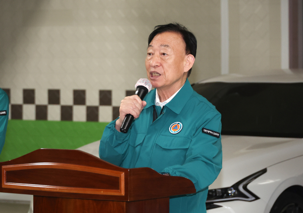 20일, 전 기관 및 학교를 대상으로 공습 대비 민방위 훈련 모습