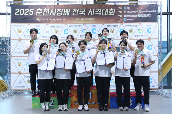 서산시청 사격팀 선수들이 지난 19일부터 23일까지 열린 춘천시장배 전국 사격대회에서 메달 획득을 기념했다.