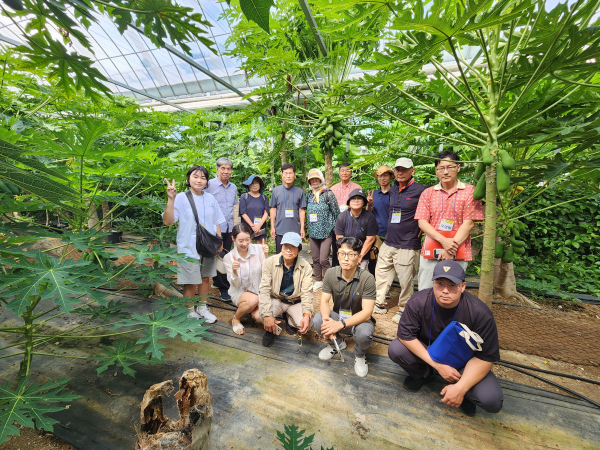 신규농업인 기초영농기술교육 농가 견학(송산면 아열대작물 농가)