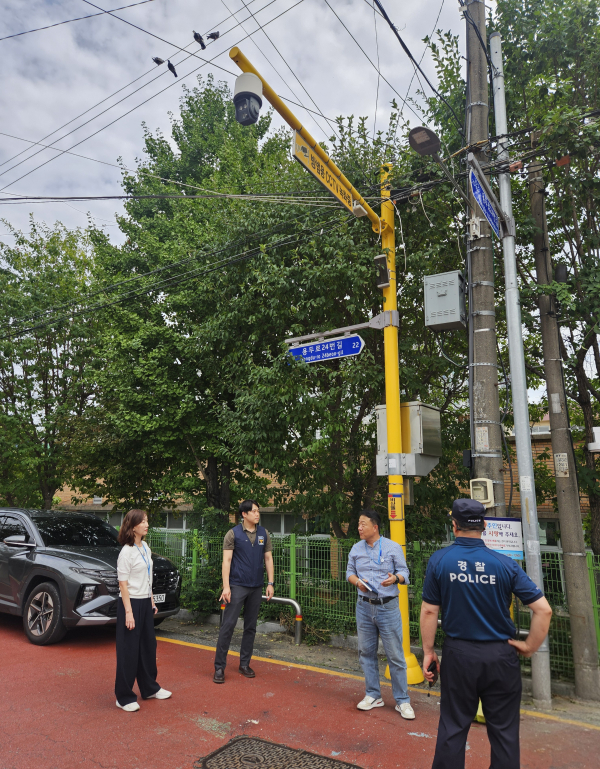 지난 15일, 중부경찰서와 합동으로 진행된 방범용 CCTV 및 비상벨 점검 모습