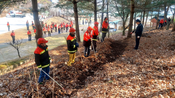 산불 방화선 구축 교육 모습