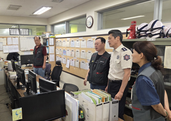 18일 홈플러스 세종점 대상 화재예방 및 피난안전 점검 모습