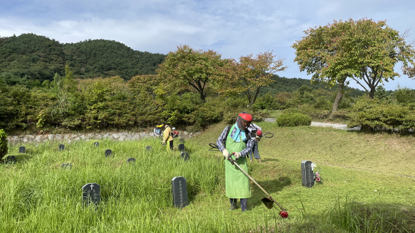 지난 22일 진행된 희망공원 예초 작업
