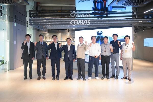 최민호 시장, 조치원일반산업단지 ㈜코아비스 방문 기념사진