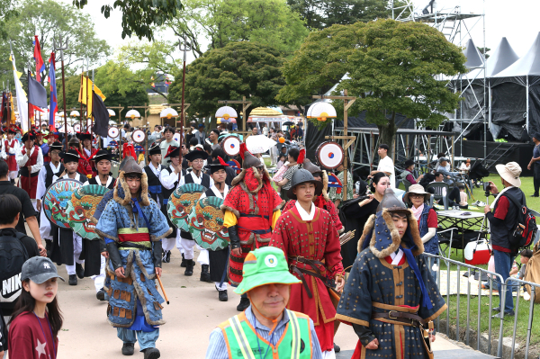 지난 26일부터 28일까지 3일간 해미읍성 일원에서 진행된 제22회 서산해미읍성축제 모습