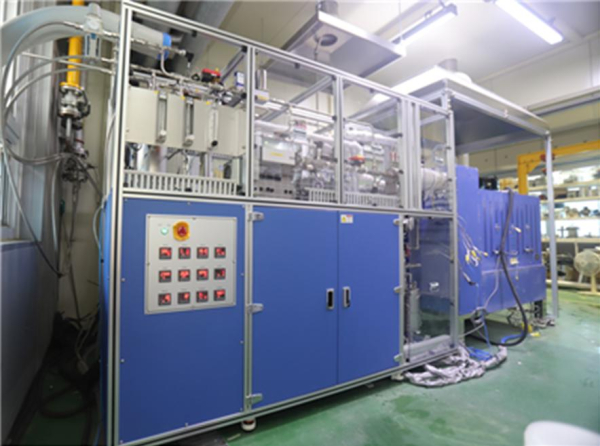 기계연 무탄소발전연구실 김영상 책임연구원 팀이 개발한 20kW급 연료극지지형 고체산화물 수전해 시스템이 3,000시간 연속 운전에 성공했다.