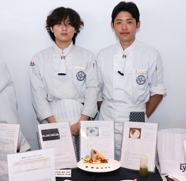 자립상 수상 왼쪽부터 김동욱 김성욱